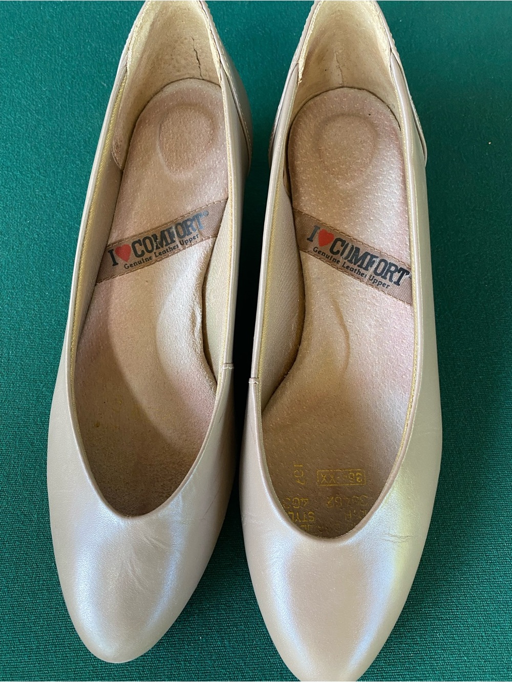 Women's Cream Leather Ballet Flats size 6